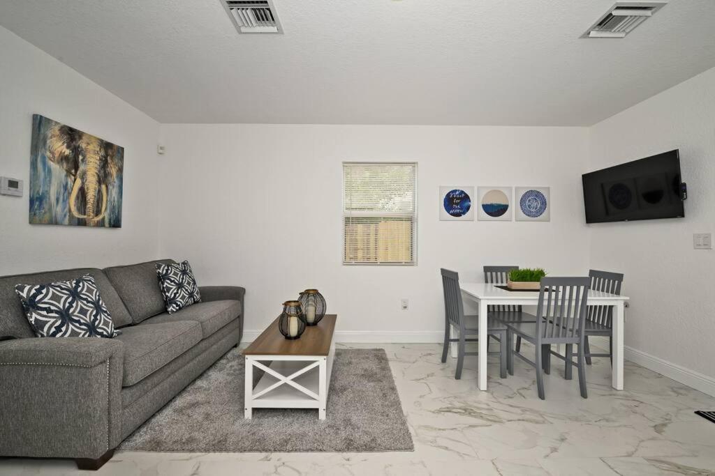 Enjoy And Relax Around Lauderdale Area!! Apartamento